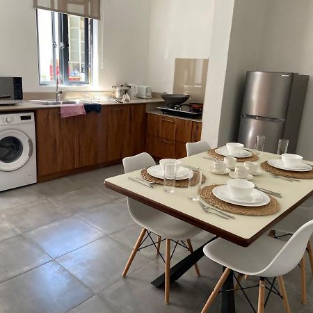 Dragon Nest Apartments Πορ-Λουί Εξωτερικό φωτογραφία